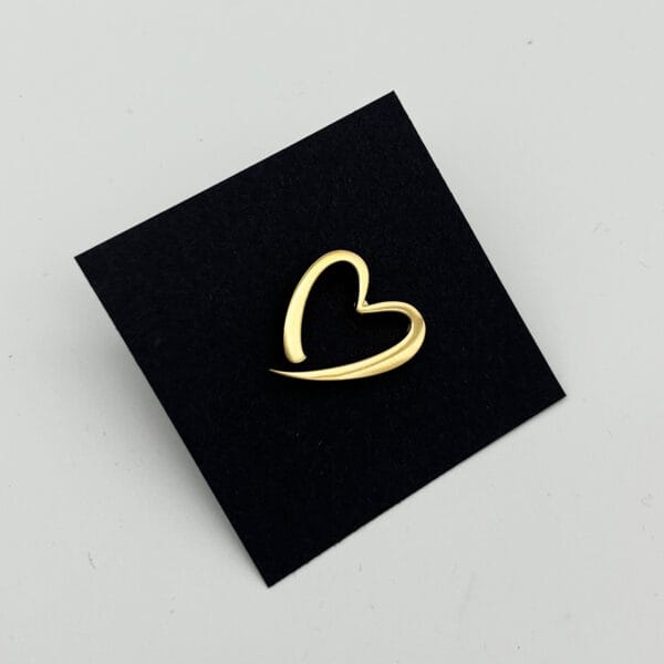 Hart van Goud ~ Raw & Rebel® Pin | Broche
